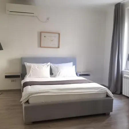 Two Bedroom Museum *